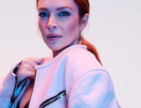 Λίντσεϊ Λόχαν: Περιμένει το πρώτο της παιδί και ποζάρει με φουσκωμένη κοιλιά - Η 36χρονη ηθοποιός μιλά για τη μητρότητα και τη νέα της ζωή.