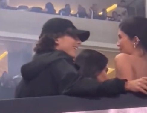 Κάιλι Τζένερ - Τιμοτέ Σαλαμέ: Κοινή εμφάνιση σε συναυλία της Μπιγιόνσε - Βίντεο στα κοινωνικά δίκτυα φέρονται να επιβεβαιώνουν τη ρομαντική τους σχέση.