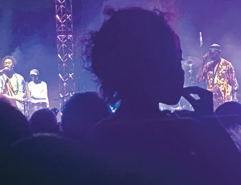 Σε βλέπω να χορεύεις με το παιδί σου