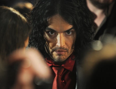 Βρετανία: Το YouTube ανέστειλε τη λειτουργία του καναλιού του Ράσελ Μπραντ, μετά τις κατηγορίες που διατυπώθηκαν εις βάρος του για σειρά σεξουαλικών επιθέσεων.