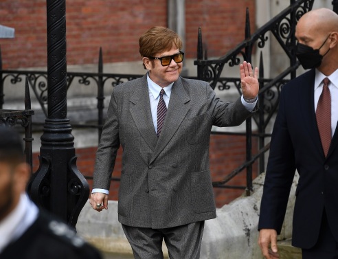 Έλτον Τζον: Πουλά το πολυτελές διαμέρισμά του στην Ατλάντα - Μεταφέρθηκε διακριτικά η τεράστια συλλογή των έργων τέχνης του.