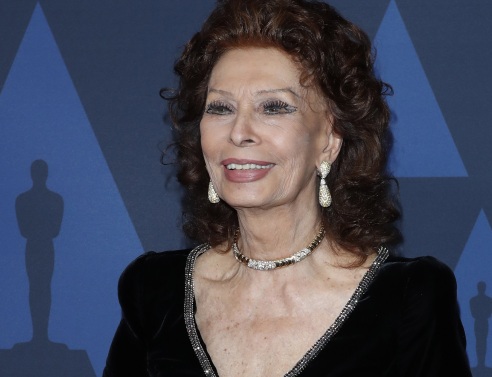 Σοφία Λόρεν: Χειρουργήθηκε μετά από ατύχημα στο σπίτι της η διάσημη Ιταλίδα ηθοποιός - Υπέστη αρκετά κατάγματα στο ισχίο - Στο πλευρό της οι δύο γιοι της.