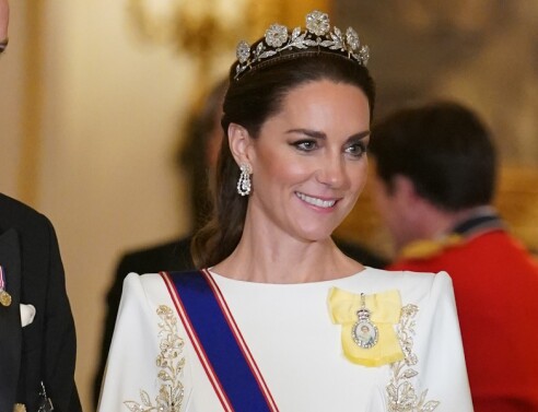 Η ιστορία πίσω από την αμύθητης αξίας τιάρα που φόρεσε η Κέιτ Μίντλετον για πρώτη φορά