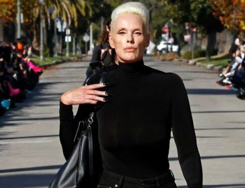 Μπριγκίτε Νίλσεν: Επιστροφή στην πασαρέλα για το σόου του οίκου Balenciaga στο Λος Άντζελες - Πώς σχολίασε τo comeback της η 60χρονη ηθοποιός και μοντέλο από τη Δανία.