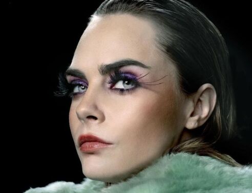 Η Κάρα Ντελεβίν θα κάνει ντεμπούτο στη θεατρική σκηνή - Ανακοινώθηκε η συμμετοχή της στο καστ του μιούζικαλ «Cabaret» - Θα ενσαρκώσει τον ρόλο της Σάλι Μπόουλς.