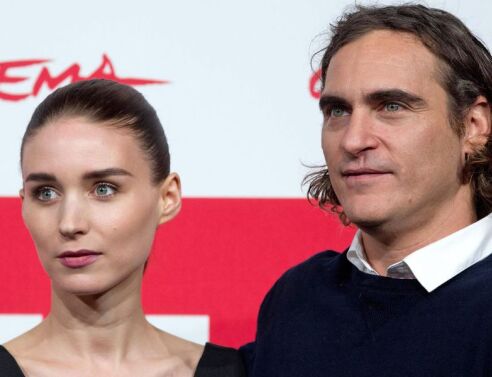 Χοακίν Φίνιξ - Ρούνι Μάρα: Γονείς για δεύτερη φορά – Γνωρίστηκαν το 2012 και παραμένουν ένα από τα σταθερότερα ζευγάρια του Χόλιγουντ.