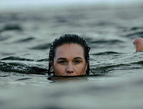 Tι είναι η εσωτερική μας φωνή και πόσο μας βοηθάει να ρίχνουμε μια ματιά μέσα της