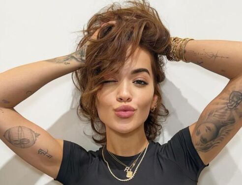 Ρίτα Όρα: Η Βρετανίδα ποπ σταρ μίλησε την ψυχική υγεία και τον αγώνα της με τις κρίσεις πανικού και το άγχος.