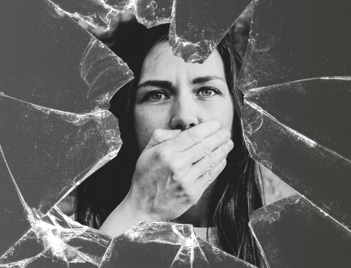 4 γυναικεία θέματα που ακόμη δε συζητάμε ανοιχτά