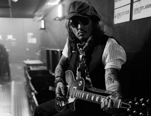 Τζόνι Ντεπ: «Ήταν ο χειρότερος κιθαρίστας», σύμφωνα με διάσημο στέλεχος της μουσικής βιομηχανίας - Οι οντισιόν πριν την καριέρα στο Χόλιγουντ.