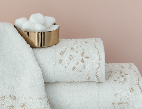 Παλαμαϊκή: Λευκά είδη που συνοδεύουν τις στιγμές μας 