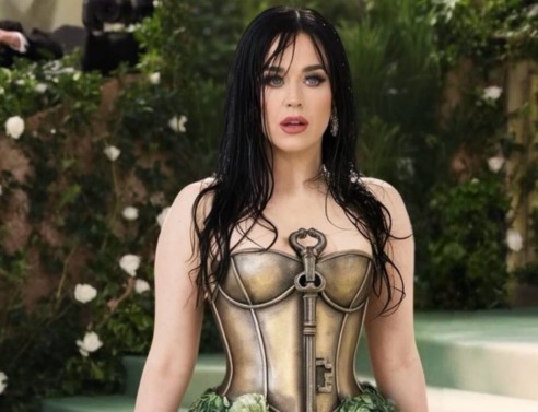 Katy Perry: «Εμφανίστηκε» ως AI στο Met Gala 2024