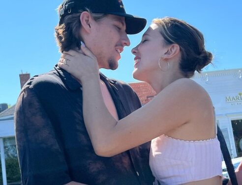 Παντρεύτηκαν Μίλι Μπόμπι Μπράουν και Τζέικ Μπον Τζόβι 