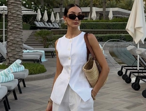 Αμάνικα γιλέκα, η καλοκαιρινή εμμονή του street style 