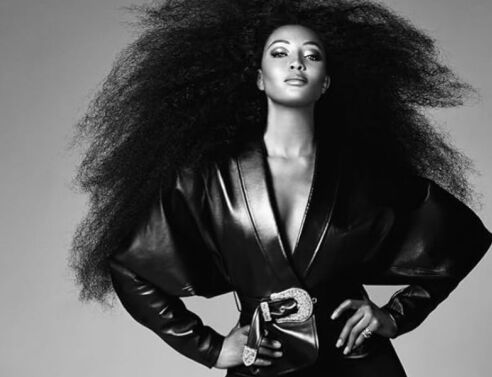 Ναόμι Κάμπελ: Εγκαινιάζεται στο Μουσείο Victoria & Albert του Λονδίνου η πρώτη έκθεση για τη ζωή και την καριέρα του διάσημου τοπ μόντελ 