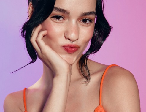 Aperol Spritz make-up: Η νέα καλοκαιρινή τάση στο μακιγιάζ
