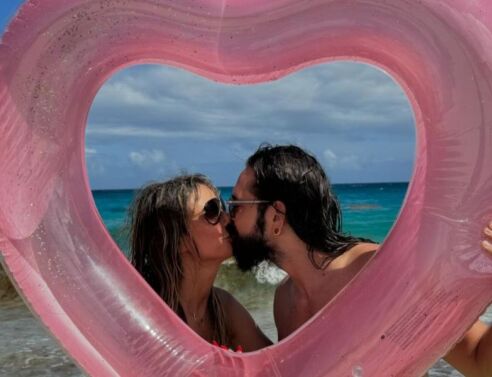 Χάιντι Κλουμ: Γιόρτασε την 5η επέτειο του γάμου της με τον Τομ Κάουλιτζ σε εξωτική τοποθεσία - Οι αναρτήσεις στο Instagram.