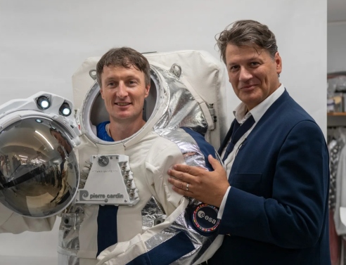 Μόδα και διάστημα: Διαστημικές στολές με την υπογραφή Pierre Cardin