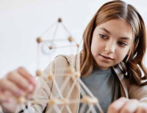 Έξι συνήθειες που μοιράζονται οι εξαιρετικά δημιουργικοί άνθρωποι - Από την ονειροπόληση και τον διαλογισμό στη δια βίου μάθηση. 