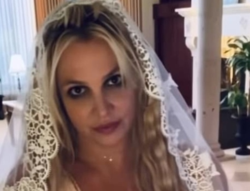 Η Μπρίτνει...νύφη 