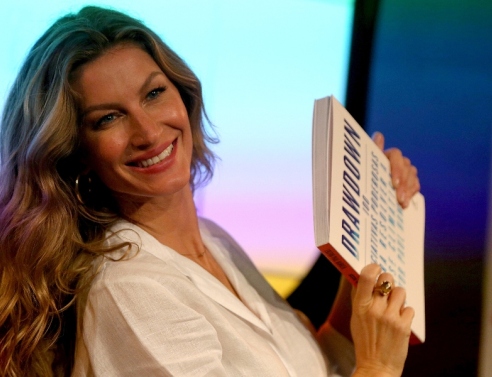 Η Ζιζέλ Μπούντχεν και η τρίτη εγκυμοσύνη της μετά τα 40 