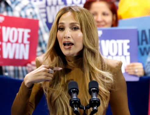 Τζένιφερ Λόπεζ και Κάμαλα Χάρις 