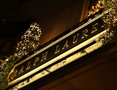 Ralph Lauren: Αποζημίωση 2,6 εκατ. δολαρίων για κλοπή πνευματικών δικαιωμάτων από κινεζικές εταιρείες