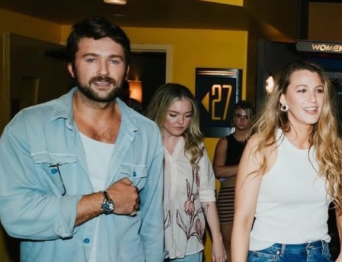  Μπράντον Σκλέναρ: Ο συμπρωταγωνιστής της Μπλέικ Λάιβλι παίρνει ξεκάθαρη θέση