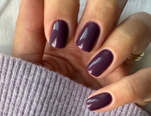 New year, new nails: Οι πιο όμορφες χειμωνιάτικες αποχρώσεις του 2025