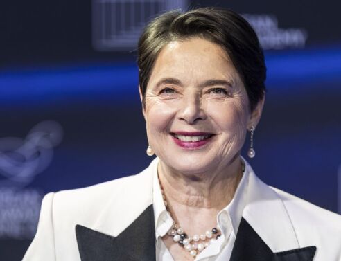 Η Ιζαμπέλα Ροσελίνι συγκλονισμένη από την τραγωδία του Λος Άντζελες - Το μήνυμά της στα social media με ένα καμένο αγαλματίδιο Όσκαρ