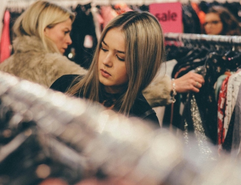 5 απαραίτητα βήματα πριν ξεκινήσετε να ψωνίζετε στις εκπτώσεις