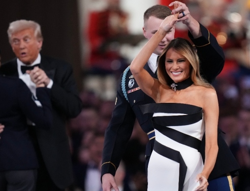 Η Μελάνια Τραμπ και η επαναφορά της στον κόσμο της μοδας των Πρώτων Κυριών 