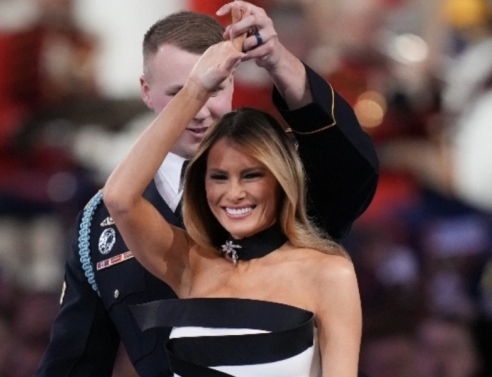 Η Μελάνια Τραμπ και ο χορός της με τον λοχία Χένρι Γουόλερ