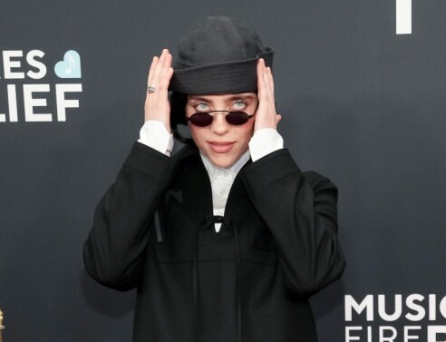 Το άκρως ιδιαίτερο καπέλο που φόρεσε η Μπίλι Άιλις στα Grammy