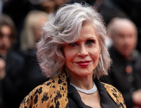 Η Τζέιν Φόντα στα 87 της νιώθει πιο νέα από ποτέ και αποδεικνύει πως η ηλικία είναι απλά ένας αριθμός