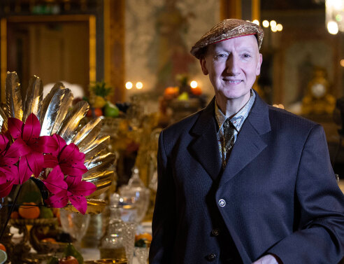 Στίβεν Τζόουνς: Ο πιο διάσημος σχεδιαστής καπέλων της υψηλής ραπτικής