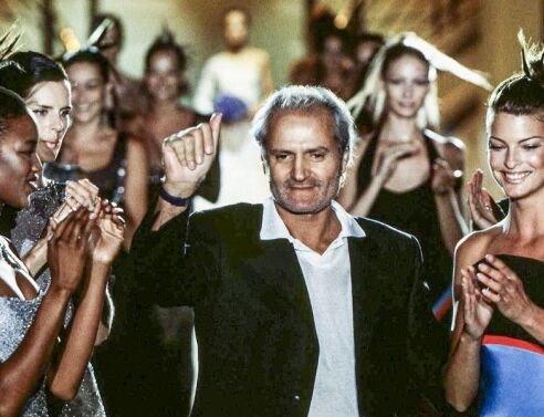 Μεγάλη έκθεση για τον Τζάνι Βερσάτσε με 450 δημιουργίες ανοίγει στο Λονδίνο τον Ιούλιο - Θα παρουσιάζει τη μόδα και την κληρονομιά του σπουδαίου σχεδιαστή.