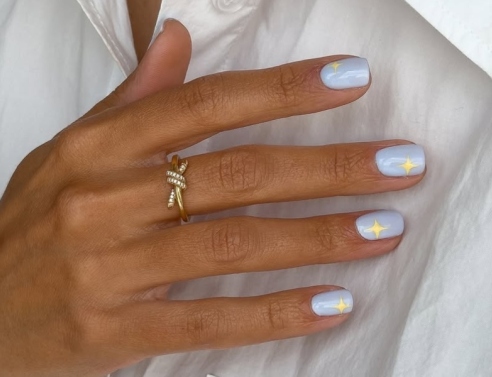 8 ιδέες για το πρώτο μανικιούρ του καλοκαιριού
