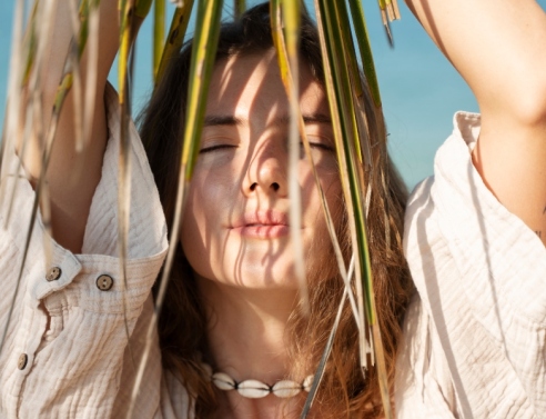 Beach Beauty: Οι 8 βασικοί κανόνες για υγιή επιδερμίδα στην παραλία