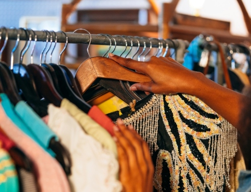 Θριφτάρω, θριφτάρεις, θριφτάρει: Η κίνηση ματ στη μόδα