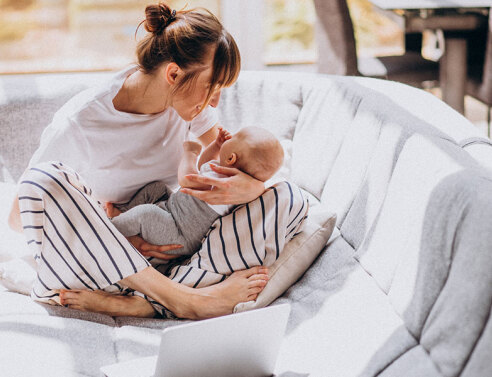 Podcast 40+ | Η μητρότητα χωρίς φίλτρα: Τι χάνεις και τι κερδίζεις