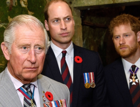 Από το μακρινό 2017 όταν ο πρίγκιπας Χάρι είχε ακόμη δεσμούς με τον πατέρα του Βασιλιά Κάρολο και τον αδελφό του πρίγκιπα Ουίλιαμ 