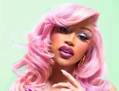 Η Cardi B ανακοίνωσε πως περιμένει το τέταρτο παιδί της με τον σύντροφό της, τον αθλητή του NFL Στέφον Ντιγκς - Τι δήλωσε για το νέο κεφάλαιο στη ζωή της