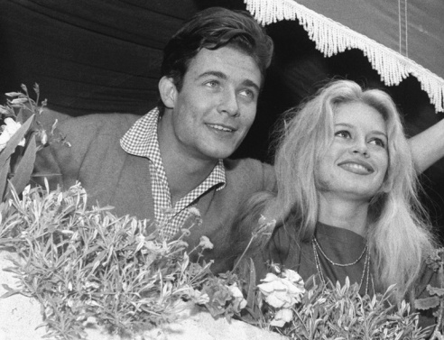 Η Μπριζίτ Μπαρντό με τον Ζακ Σαριέ, με τον οποίο απέκτησε τον γιο της, Νικολά