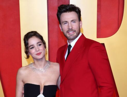 Ο Κρις Έβανς και η σύζυγός του, Άλμπα Μπαπτίστα, απέκτησαν το πρώτο τους παιδί - Ο Captain America είχε εκφράσει δημόσια την επιθυμία να δημιουργήσει οικογένεια