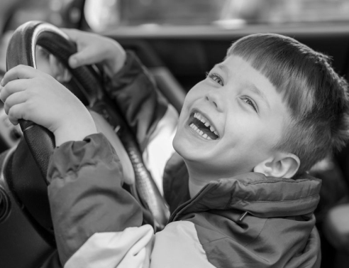 Παιδιά με ξένο αμάξι