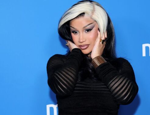 Η ράπερ Cardi B αποκάλυψε στο Instagram ότι δεν έχει πλύνει τα φυσικά της μαλλιά εδώ και μήνες - Ποικίλες αντιδράσεις από τους 163 εκατομμύρια ακόλουθούς της.