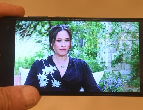 Δυσφορία του πρίγκιπα Χάρι με τις αναρτήσεις της Μέγκαν Μαρκλ στα social media 