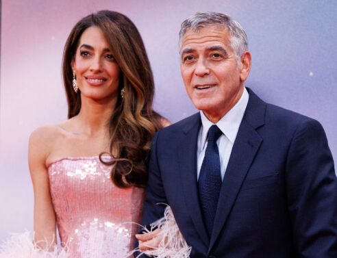 Ο Τζορτζ Κλούνεϊ δηλώνει πως στα 10 χρόνια γάμου του με την Αμάλ Κλούνεϊ δεν έχουν μαλώσει ποτέ - Αποκαλύπτει το μυστικό της αρμονικής σχέσης τους.