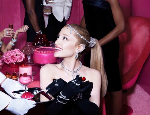 Η Αριάνα Γκράντε πρωταγωνιστεί στη νέα καμπάνια της Swarovski 